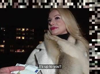 Paying Russian chick Elizabeth Romanova for cash