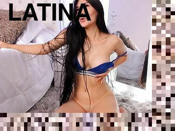 Long brunette hair latina webcam show