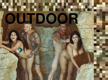 Latina Bitches Keisha Ortega and Sheila Ortega - foursome hardcore outdoors