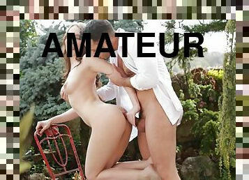 en-plein-air, amateur, anal, ados, couple, petite-amie, bout-a-bout, jardin, cunilingus