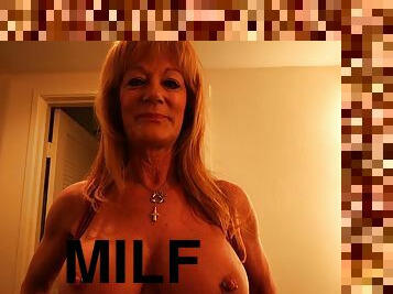 gros-nichons, mature, ejaculation-sur-le-corps, milf, hardcore, maman, point-de-vue, blonde, lingerie, coquine