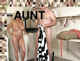 My chubby aunt Tahlia - first sex clip