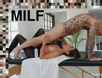 Inked masseur bangs curvy latina MILF Lela Star in her sweet mouth