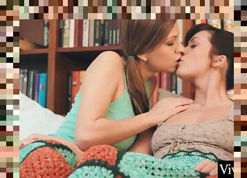 Lesbian makes her gorgeous girlfriend cum - Eufrat