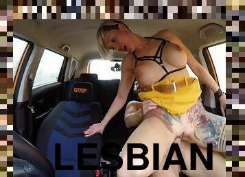 Hot blonde gets her satisfaction at the driving lesson