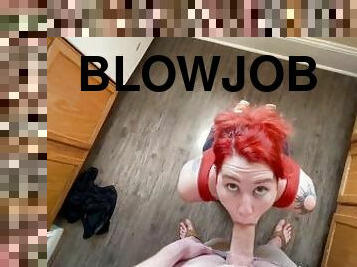 Saucy redhead gave me a lunch break blowjob while waiting for pizza bagels to finish air fryer