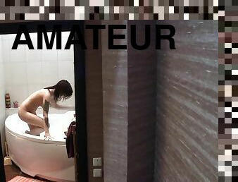 baignade, amateur, ados, hardcore, coquine, fétiche, douche, solo, tatouage, taquinerie