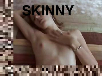 Close fuck with a skinny gal