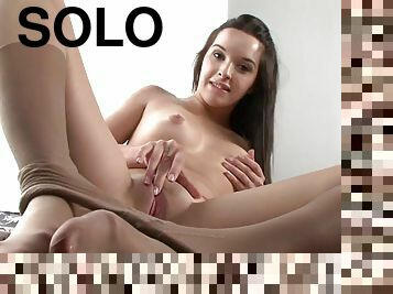 Gogoeous teen in pantyhose solo