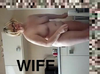 Bbw wife nude in kitchen