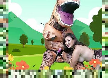 Camsoda-Raunchy babes get humped by Trex