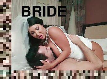 Exotic bride August Taylor gets properly fucked in bed
