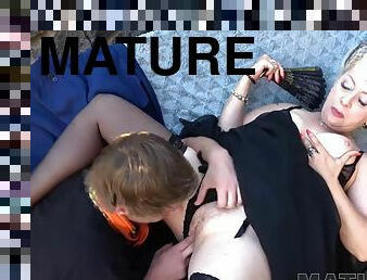 MATURE4K. Charmer is tempted to have outdoor sex with the horny servant
