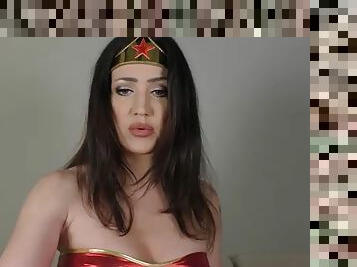Wonder Woman captures MC