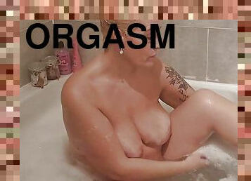 Orgasm in the bath while I scrub My pussy