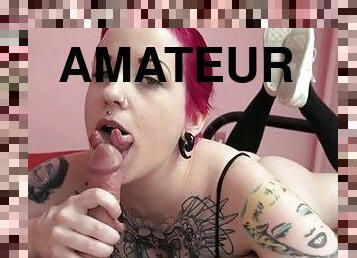 amateur, fellation, maison, point-de-vue, femme-habillée-mec-nu, par-voie-orale, tatouage, taquinerie