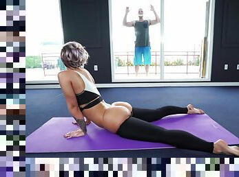 Mature bends ass in sporty action for trainer's huge dick