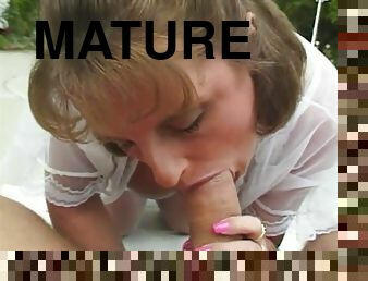 gros-nichons, mature, fellation, ejaculation-sur-le-corps, point-de-vue, blonde, piscine