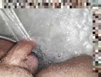 banyo-yapma, mastürbasyon-masturbation, boşalma, fışkıran-su, masaj, derleme, meni, duş