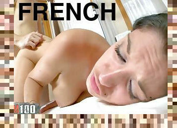 gros-nichons, ados, pornstar, fellation-profonde, française, sur-le-visage, blanc, brunette, tatouage