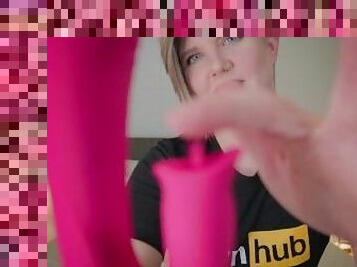 Unboxing and Review of the UNVOMI Pulsating Rabbit Vibrator from Paloqueth with Housewife Ginger