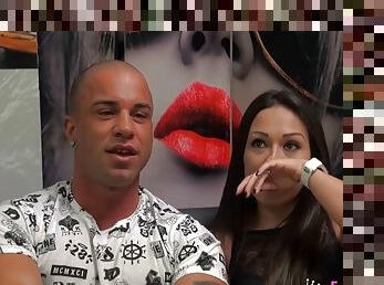 Vin Diesel lookalike and his pal duke it out with two girls