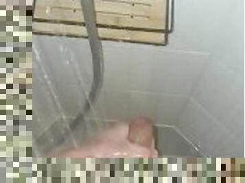 Branlette sous la douche