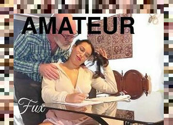 vieux, chatte-pussy, giclée, amateur, ejaculation-sur-le-corps, ados, jeune-18, collège, plus-agée, par-voie-orale