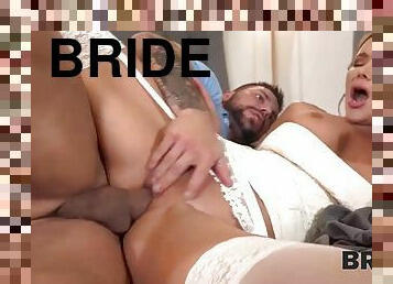 BRIDE4K. A guy doesnt miss the opportunity and seduces a horny bride in a wedding dress