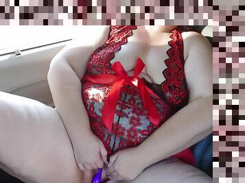 cul, masturbation, en-plein-air, public, chatte-pussy, jouet, belle-femme-ronde, voiture, point-de-vue, horny