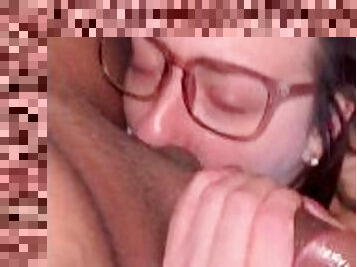 Nerdy Girl Cumshot Facial ??