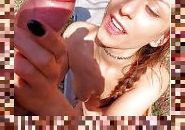 squirting outdoor tra i boschi con uno sconosciuto