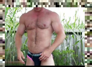 Hairy bodybuilder dildo and cumshot