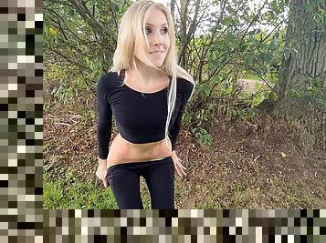 SPORTY BLOND PISSING IN PUBLIC