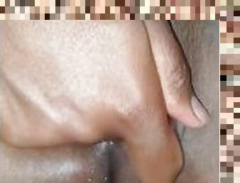 Shaved pussy getting some finger????????????????masturbation