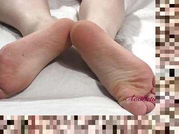 Aesthetic Lesbian with amazing Feet