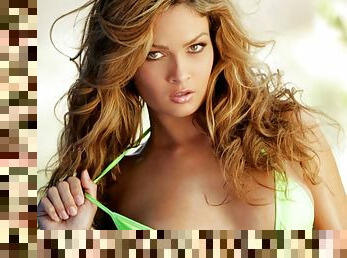 Straight babe Prinzzess Sahara takes off her bra