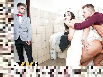 BRIDE4K. Bride Needs Cock Before Wedding