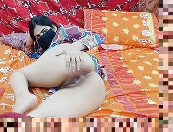 Sobia Nasir Masturbating On WhatsApp Video Call With Her Customer