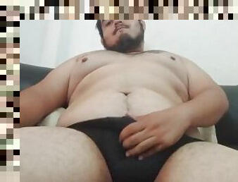 Veo porno y disfruto mis nuevas trusas