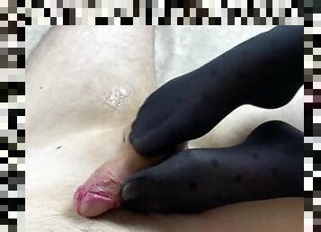 collants, amateur, babes, black, pieds, petite-amie, ejaculation, fétiche, branlette-avec-les-pieds, en-nylon