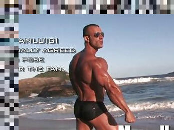 Big dick bodybuilder outdoor with cumshot