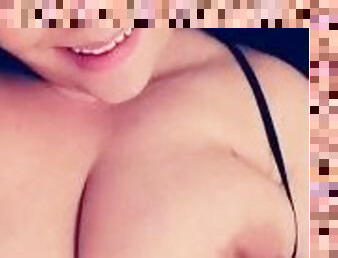 tetas-grandes, enorme, amateur, mamada, madurita-caliente, mamá, corrida-interna, trío, cachonda, fantasía