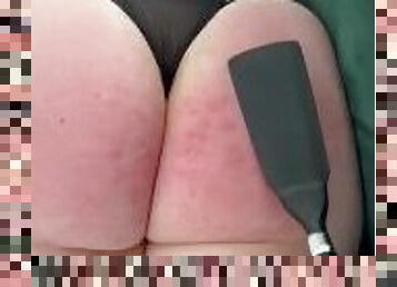 Spanking my whore whit a spatula