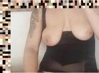 gros-nichons, masturbation, gode-ceinture, milf, secousses, ejaculation, gros-seins, seins, fétiche, fumer