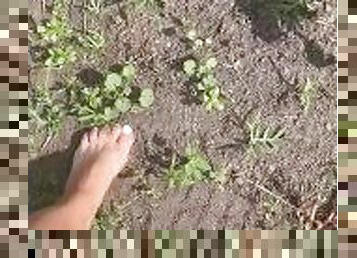 Dirty Toes walking in dirt
