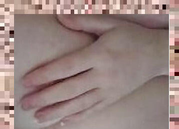 gros-nichons, masturbation, amateur, mature, massage, britannique, naturel, solo, tatouage, petits-seins