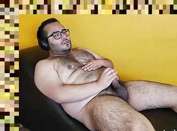 Big and hairy Chilean masturbates until he cums