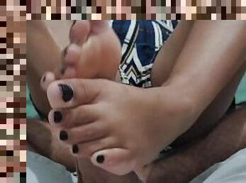 Black toes footjob ends up in a huge cumshot