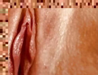 kylpy, clitoris, masturbaatio, nännit, orgasmi, pillu-pussy, amatööri, typykät, sormettaminen, lävistetty